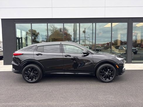 Used 2024 Buick Envista Sport Touring w/ Convenience I Package image 2