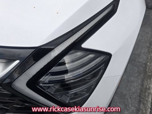 Used 2024 Kia Sportage EX FWD image 7