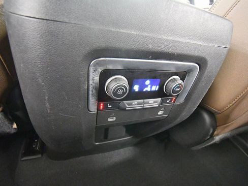 Used 2023 Chevrolet Suburban High Country image 17