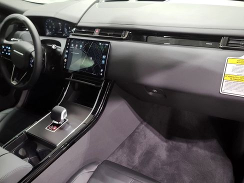 New 2026 Land Rover Range Rover Velar Dynamic SE image 4