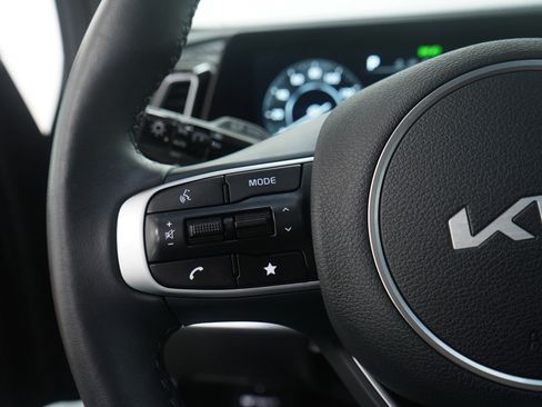 Used 2025 Kia Sportage SX image 28