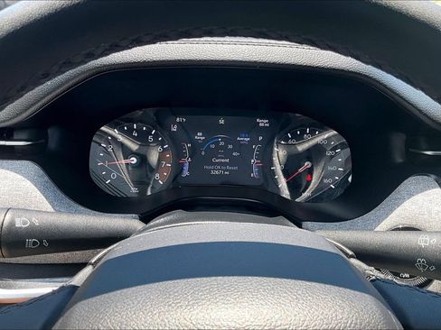 Used 2025 Jeep Compass Latitude AWD/4WD image 21