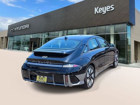 Certified 2024 Hyundai Ioniq 6 SE RWD image 4