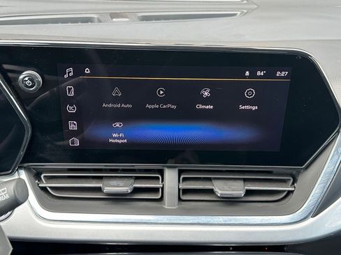 Used 2025 Chevrolet Trax LT image 21