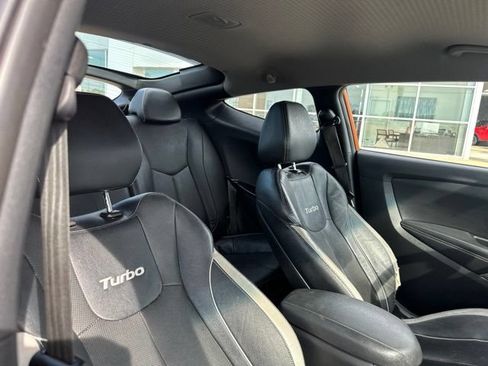 Used 2015 Hyundai Veloster Turbo FWD image 9