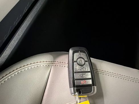 Certified 2025 Ford Explorer Active w/ Active Comfort Package AWD/4WD image 38