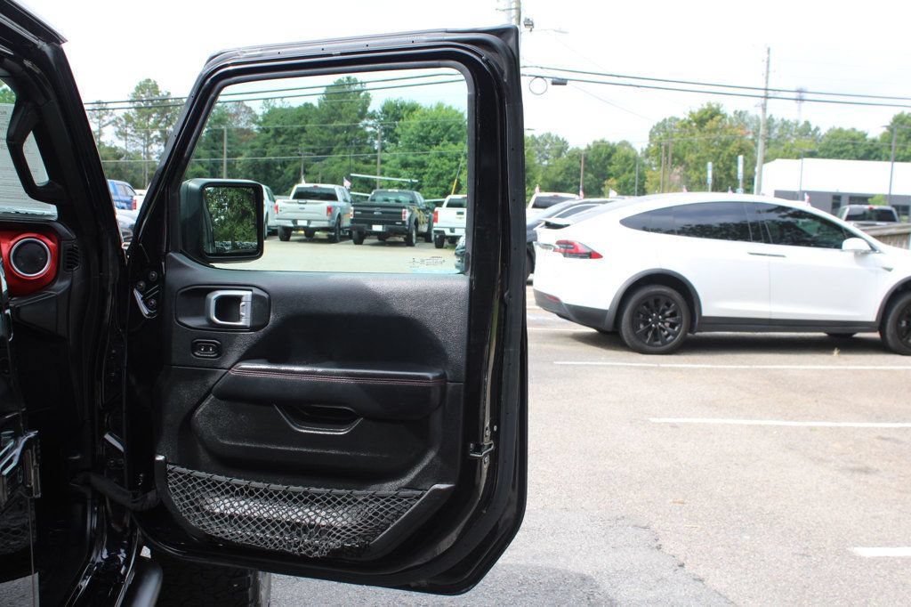 Used 2018 Jeep Wrangler Unlimited Rubicon AWD/4WD image 32