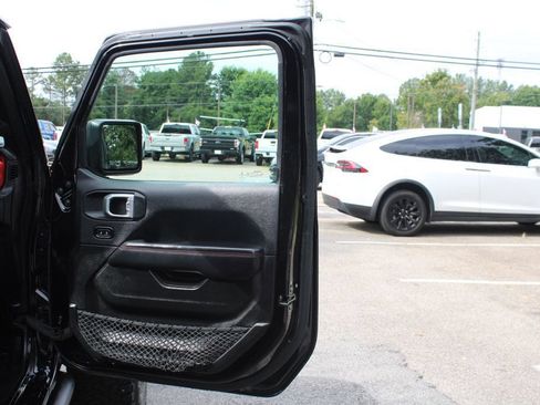 Used 2018 Jeep Wrangler Unlimited Rubicon AWD/4WD image 32