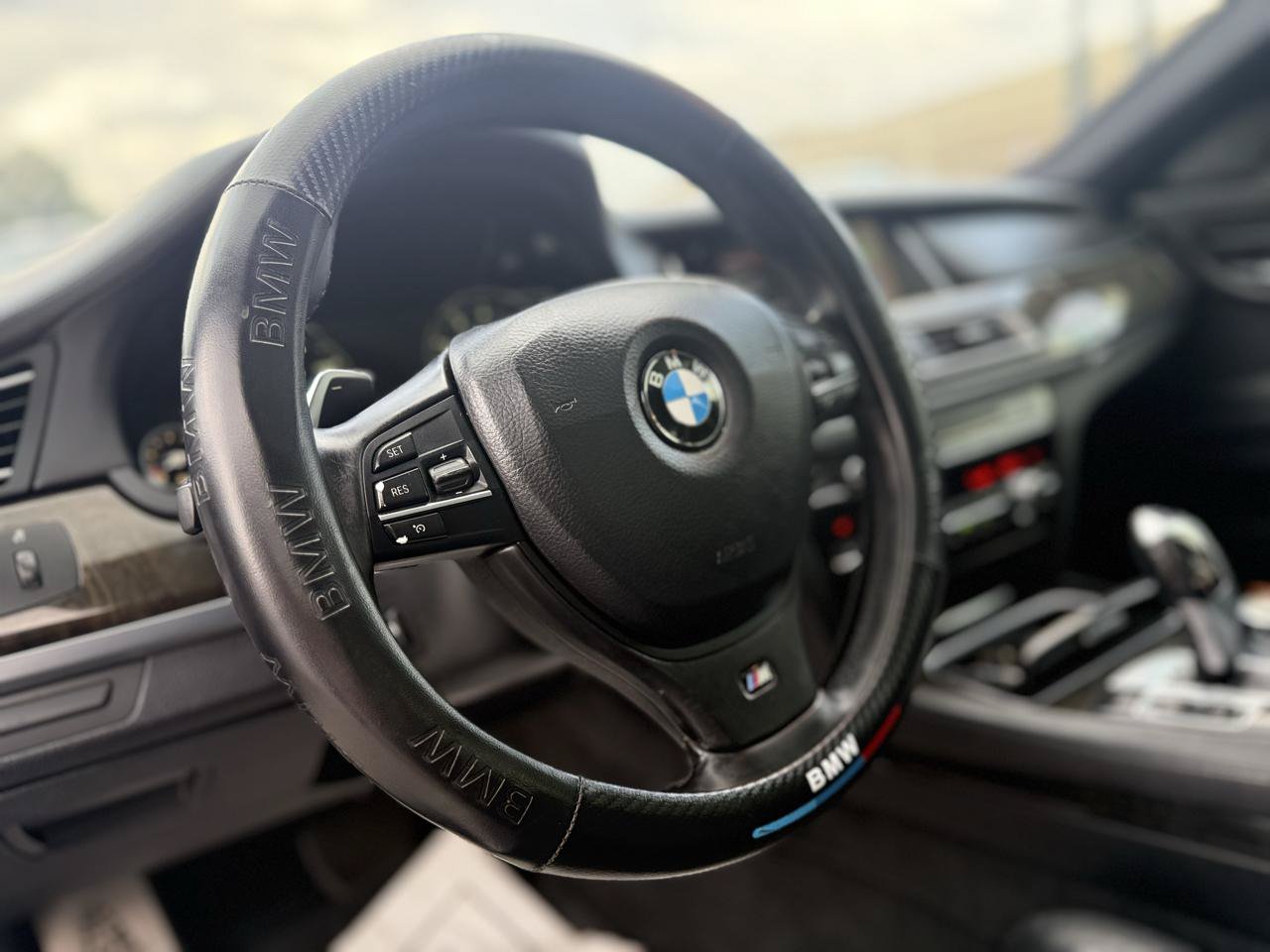 Used 2015 BMW 740i RWD image 10
