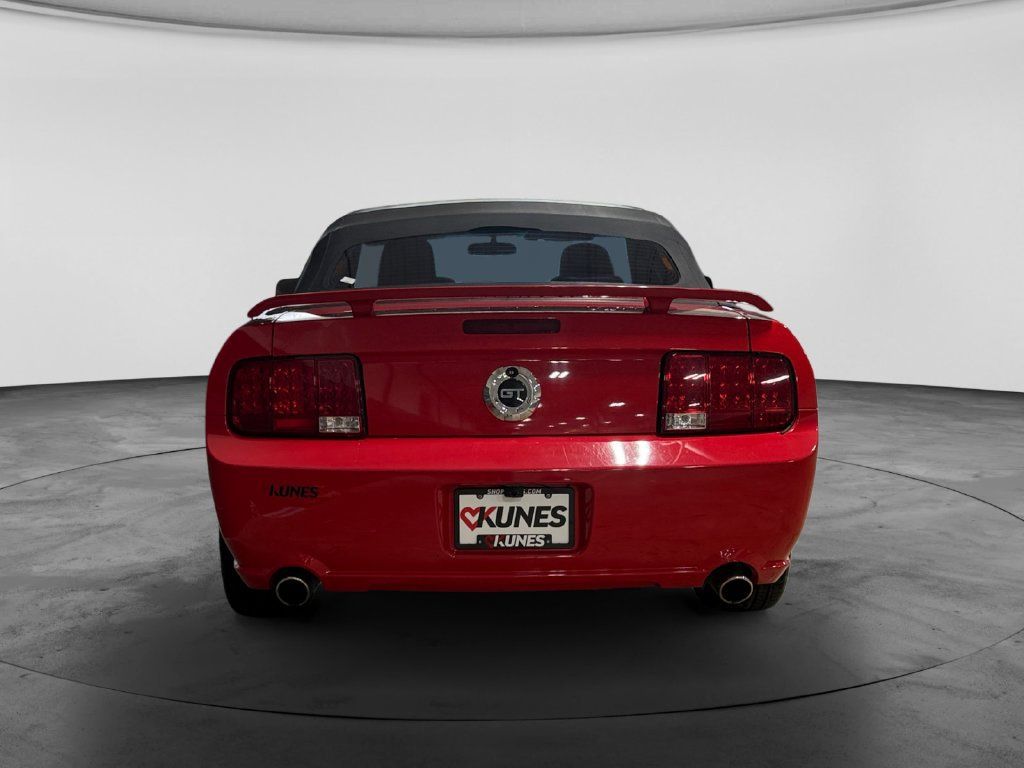 Used 2005 Ford Mustang GT RWD image 8