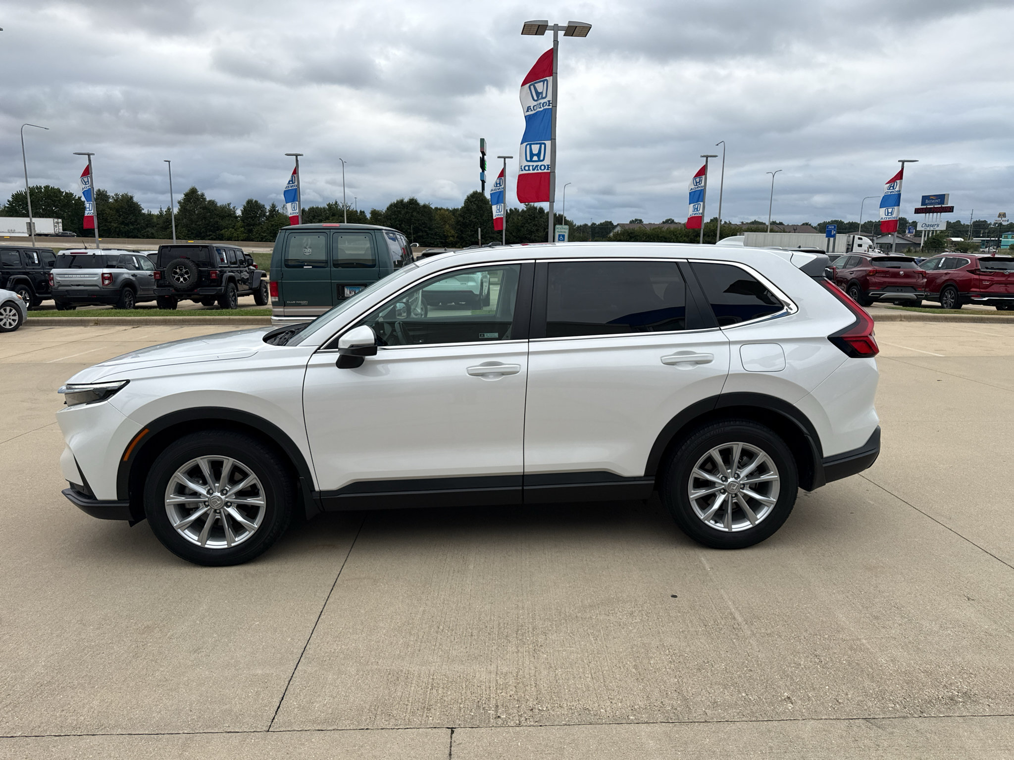 Used 2024 Honda CR-V EX-L image 8