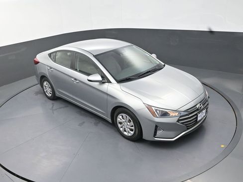 Used 2020 Hyundai Elantra SE image 14