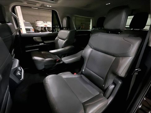 Certified 2025 Ford Expedition Active image 25