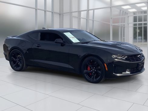 Used 2021 Chevrolet Camaro LT w/ RS Package image 8
