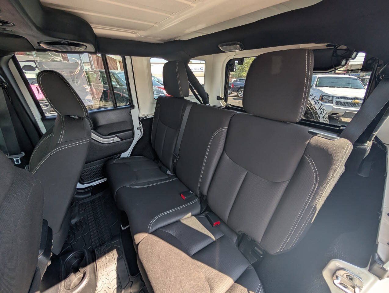 Used 2014 Jeep Wrangler Unlimited Sahara AWD/4WD image 14