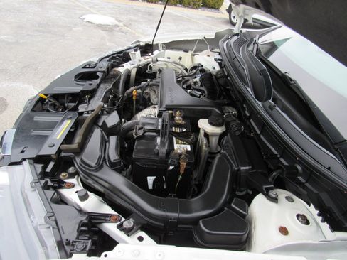 Used 2018 Nissan Rogue SV image 33