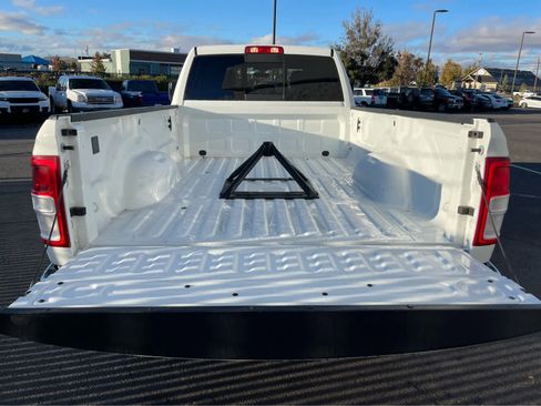 Used 2024 RAM 3500 Tradesman w/ Chrome Appearance Group image 9