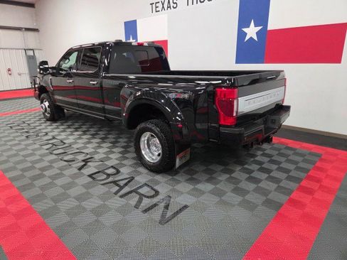 Used 2022 Ford F350 Platinum image 11