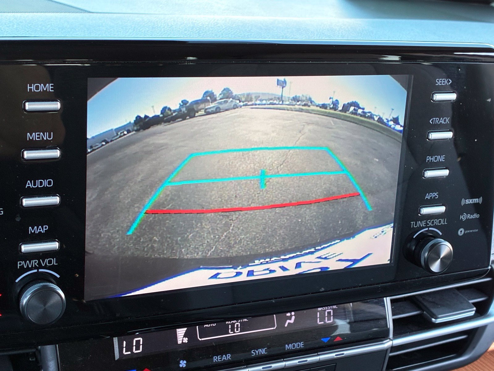 Used 2024 Toyota Sienna LE FWD image 21