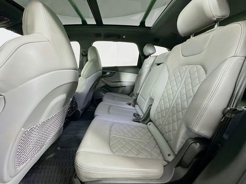 Used 2023 Audi SQ7 Prestige w/ Prestige Package AWD/4WD image 4