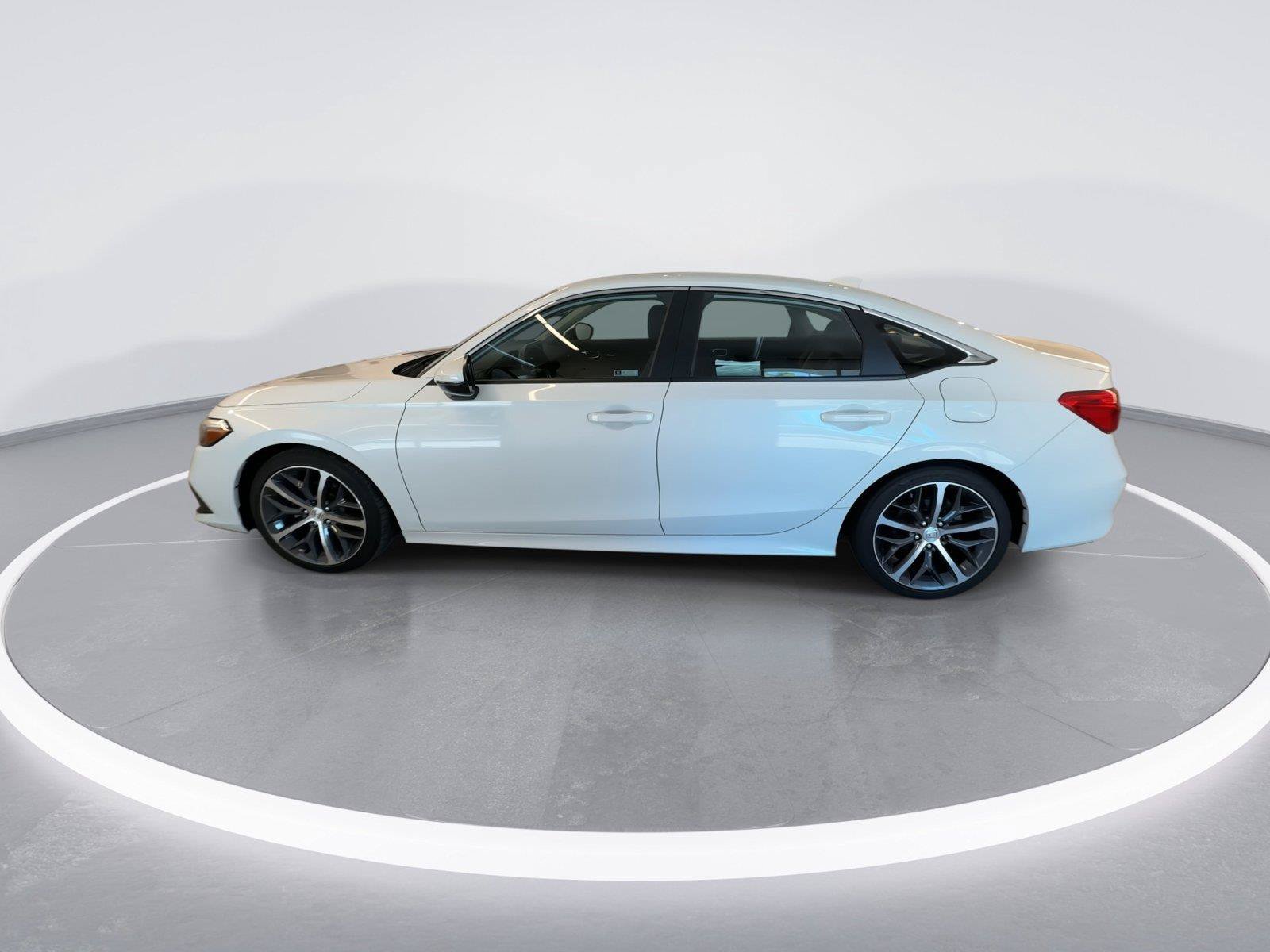 Used 2023 Honda Civic Touring image 5