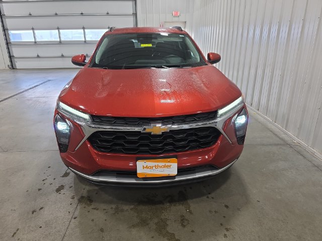 Used 2024 Chevrolet Trax LT w/ Driver Confidence Package FWD image 3