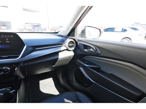 Used 2024 Chevrolet Trax ACTIV w/ Driver Confidence Package image 13