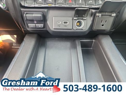 Used 2022 GMC Sierra 1500 AT4 w/ AT4 Premium Package AWD/4WD image 38
