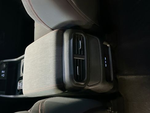 Used 2025 Honda Pilot Sport image 27