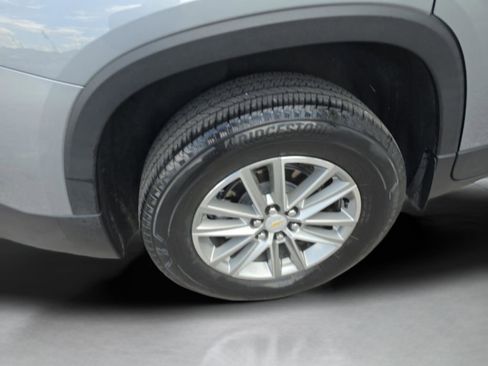 Used 2023 Chevrolet Traverse LT FWD image 36