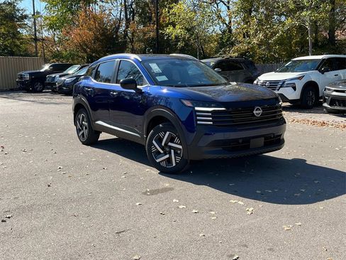 New 2026 Nissan Kicks SV w/ SV Premium Package image 2