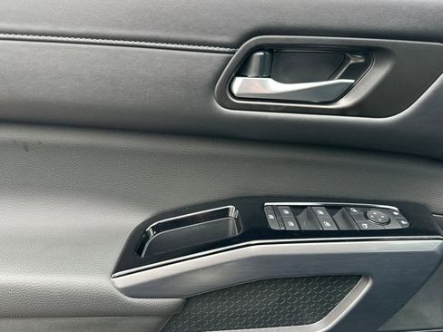 New 2026 Nissan Pathfinder SL image 12