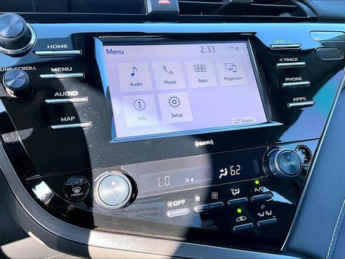 Used 2020 Toyota Camry SE image 37