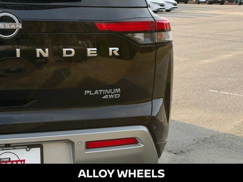 Certified 2025 Nissan Pathfinder Platinum AWD/4WD image 7
