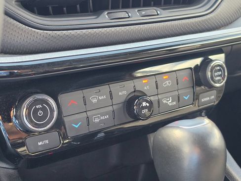 Used 2025 Jeep Compass Trailhawk AWD/4WD image 22