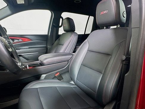 Used 2024 Chevrolet Traverse Z71 w/ Enhanced Driving Package image 11