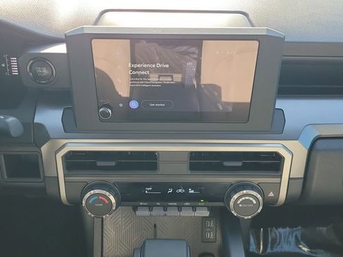 Certified 2025 Toyota Tacoma SR5 AWD/4WD image 14