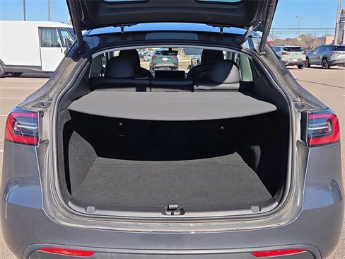 Used 2023 Tesla Model Y Long Range image 15