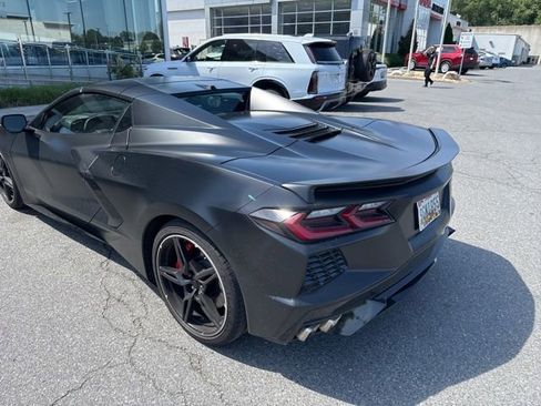 Used 2022 Chevrolet Corvette Stingray Premium Conv w/ Z51 Performance Package RWD image 3
