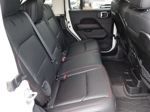 Used 2025 Jeep Wrangler Unlimited Rubicon AWD/4WD image 37