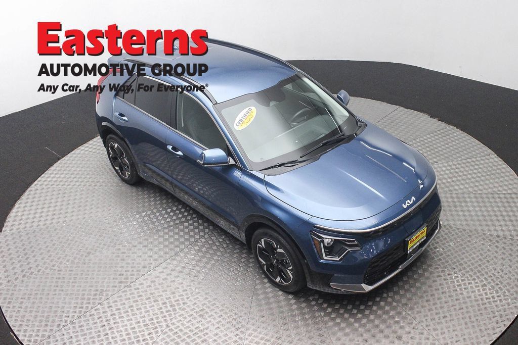 Used 2023 Kia Niro Wind w/ Wind Preserve Package FWD image 3