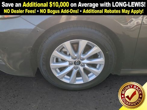 Used 2018 Toyota Camry LE image 13