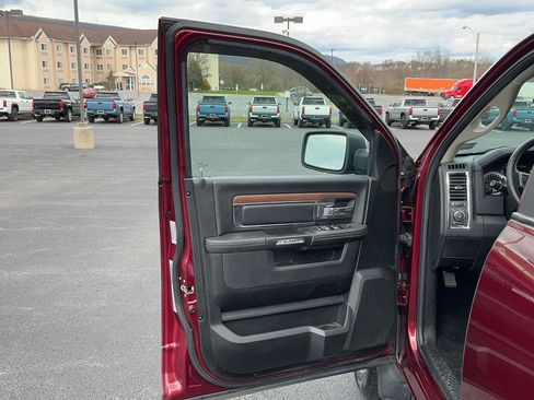 Used 2017 RAM 1500 Laramie w/ Convenience Group AWD/4WD image 20