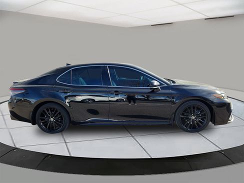 Used 2023 Toyota Camry XSE image 6