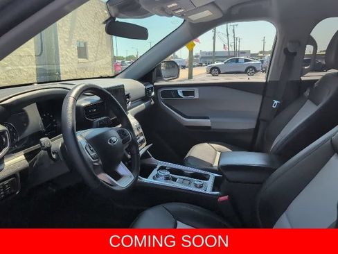 Used 2024 Ford Explorer XLT w/ Equipment Group 202A AWD/4WD image 4