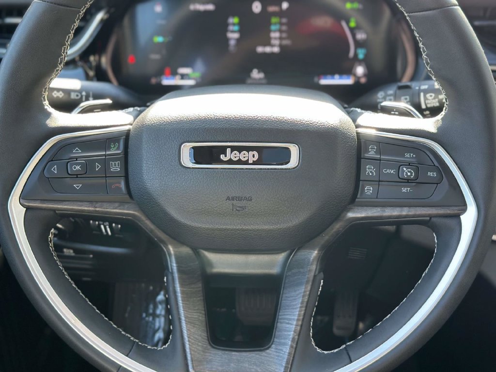 Used 2023 Jeep Grand Cherokee 4WD 4xe image 18