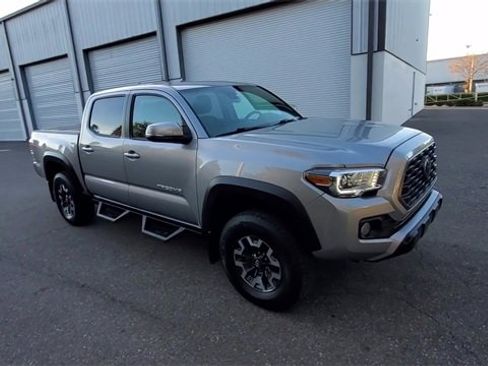 Used 2021 Toyota Tacoma TRD Off-Road image 2
