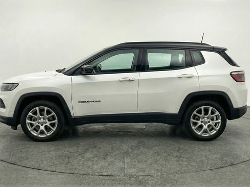 Used 2025 Jeep Compass Limited AWD/4WD image 5