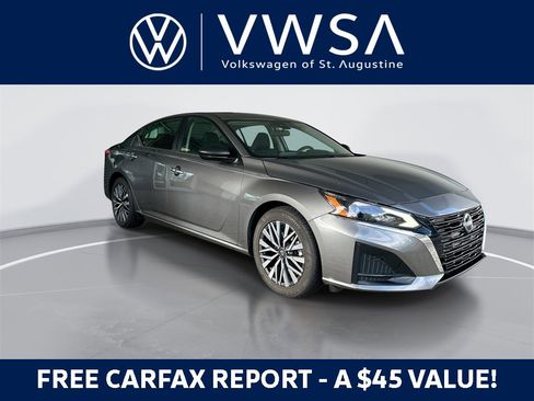 Used 2024 Nissan Altima 2.5 SV image 1