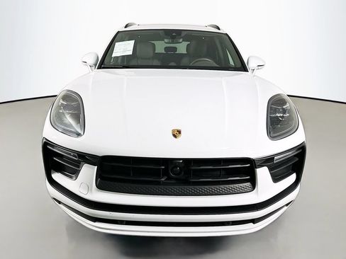Certified 2025 Porsche Macan AWD/4WD image 6